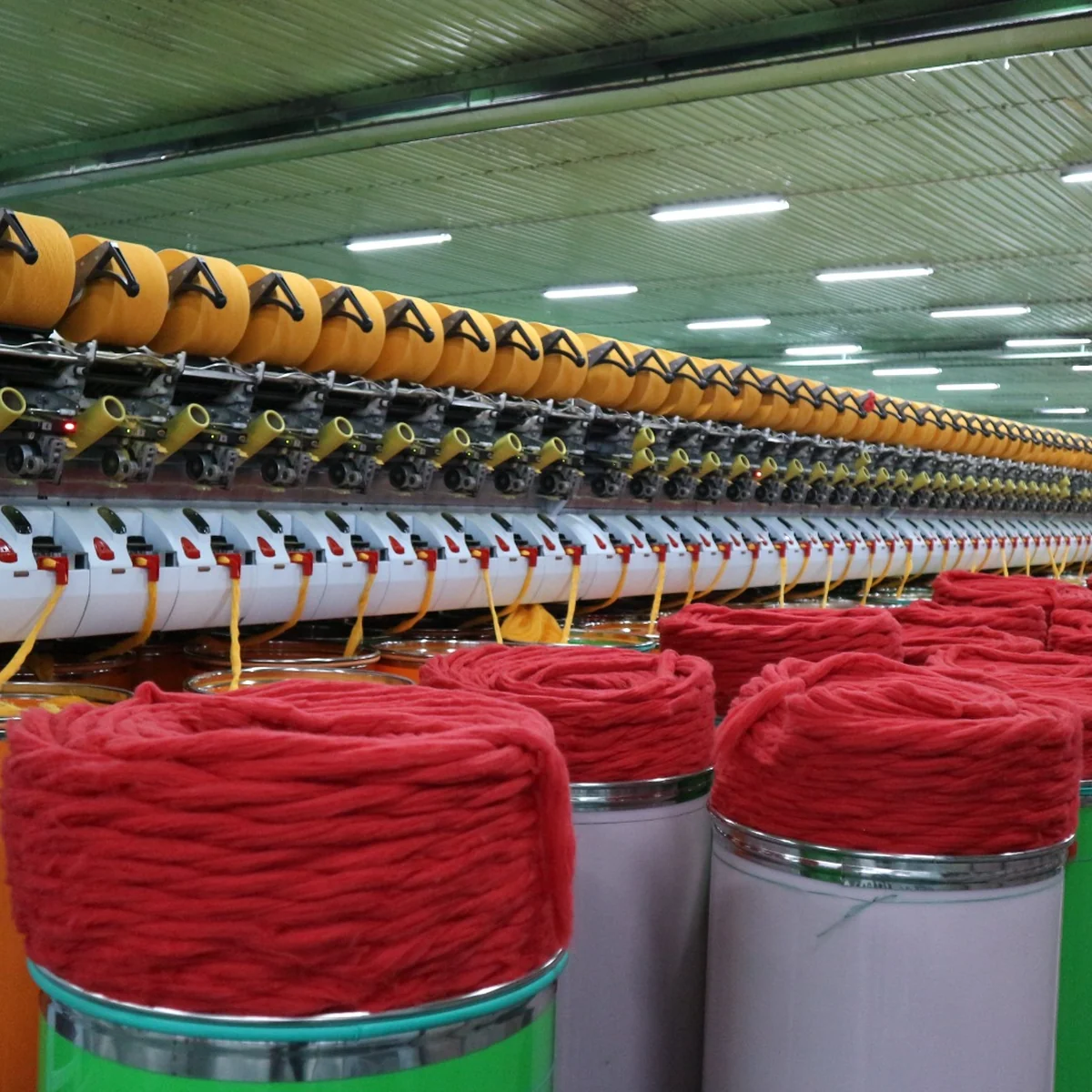 Colour yarn production line inside the Mitra Saruta factory